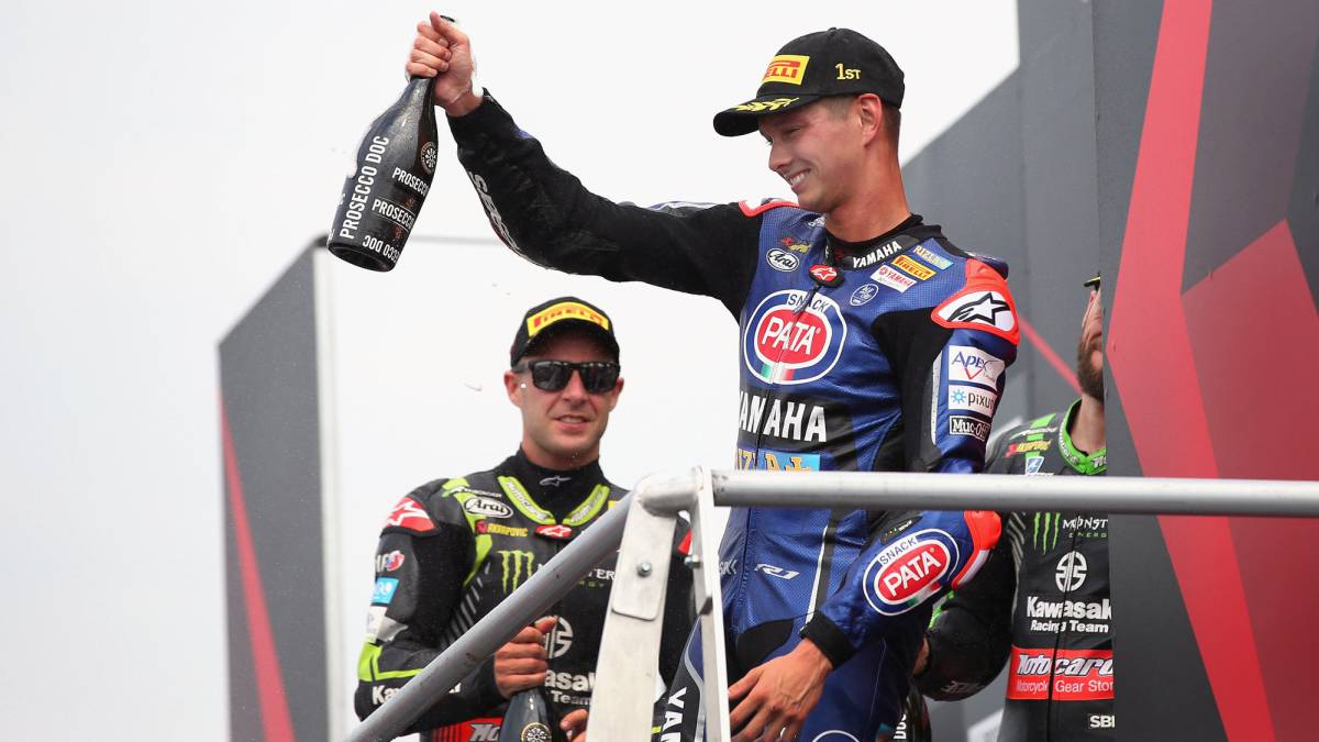 Van der Mark hace historia al ganar en Donington