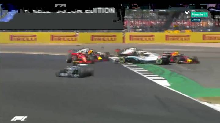 Accidentada salida: Raikkonen golpea a Hamilton