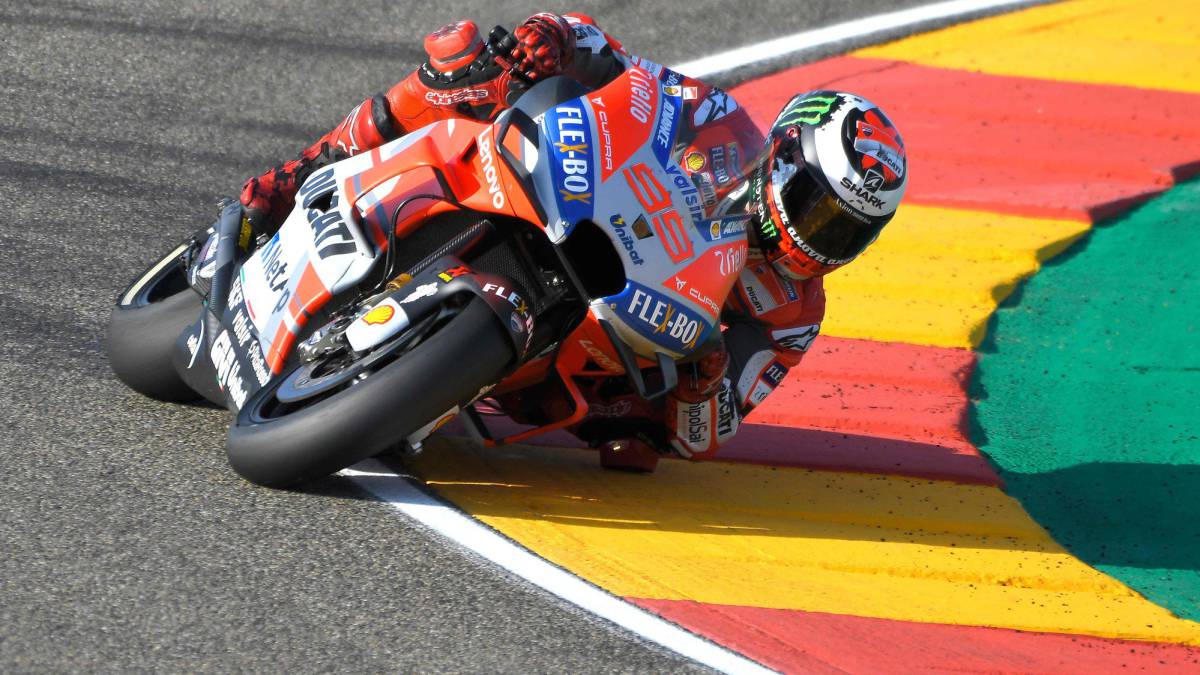Pole de Lorenzo en el doblete Ducati por delante de Márquez