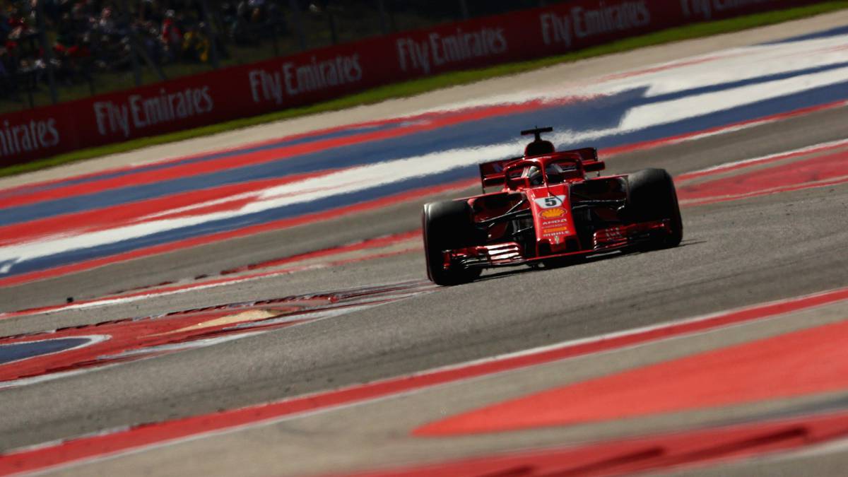 Vettel admite sus errores, pero también señala a Ferrari