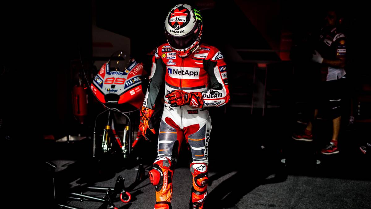 Lorenzo también causa baja por la muñeca en Malasia
