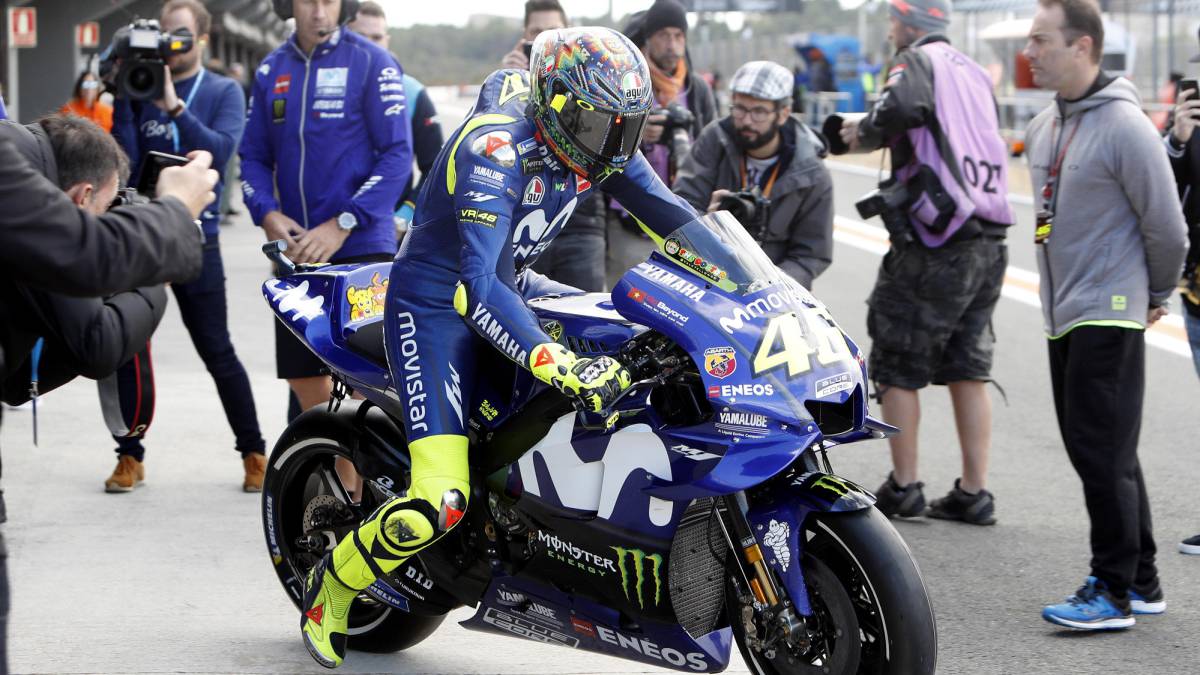 Rossi: "La moto es más fácil; tenemos más freno motor"