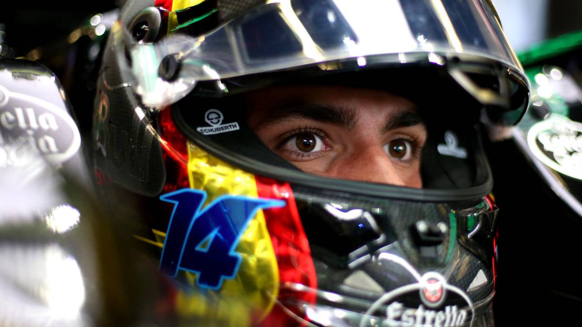 Sainz ya luce los colores de McLaren antes de subirse al MCL33