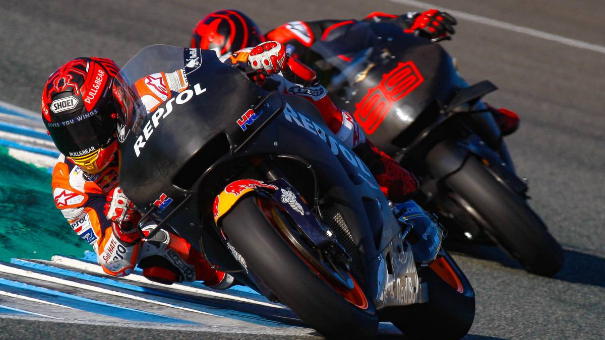 Márquez y Lorenzo, con la Honda de 2019 en los test de MotoGP en Jerez.