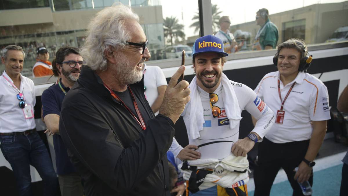 ''Si Mercedes o Ferrari le hiciesen una oferta, Alonso volvería"