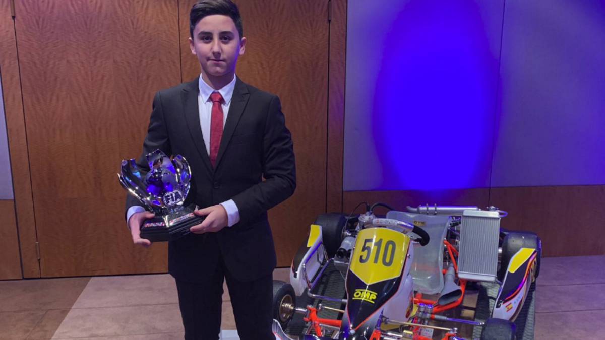 Mari Boya ya tiene su trofeo de ganador del Academy Trophy