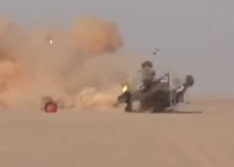 El impactante choque entre dos buggies en la línea de meta de una carrera en África