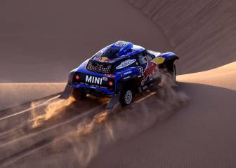 Jornada negra en el Dakar: Sainz pierde 3 horas y Barreda se retira
