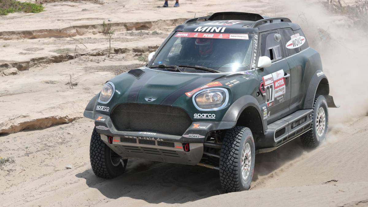 Nani Roma hoy con su Mini en la tercera etapa del Dakar 2019.
