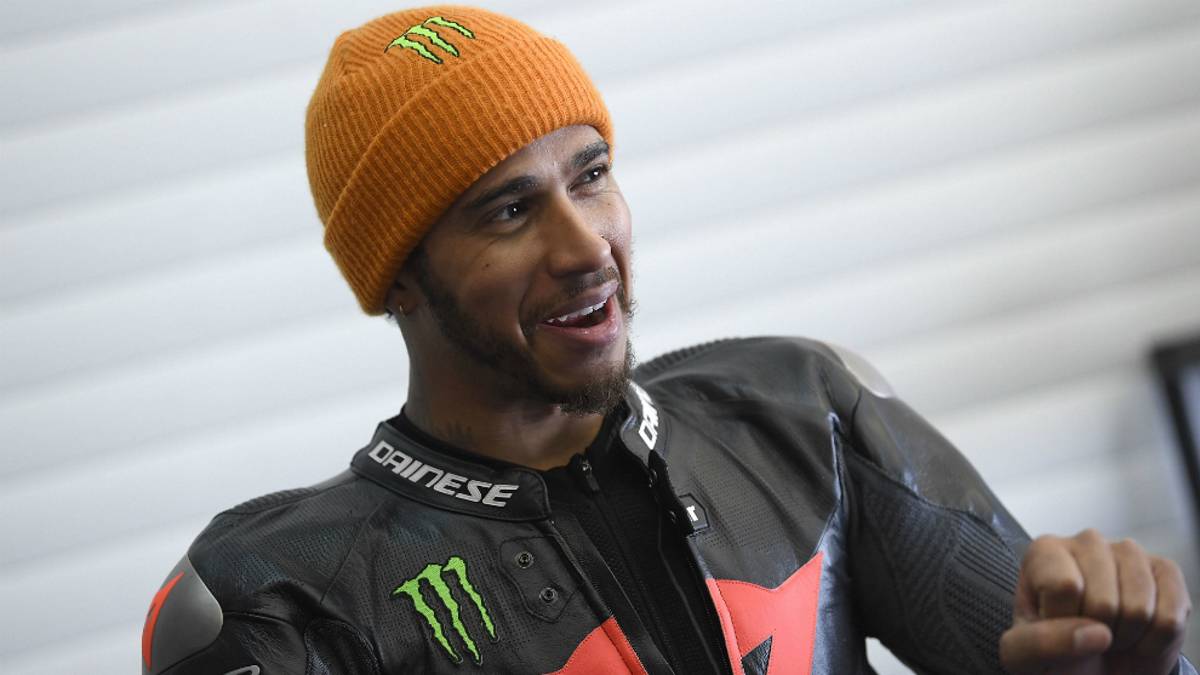 Lewis Hamilton, muy cerca de probar la M1 de MotoGP
