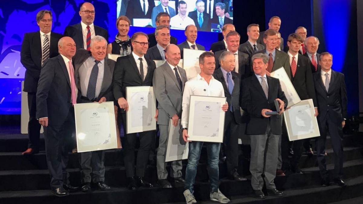 Carlos Sainz y Luis Moya, en el Salón de la Fama de la FIA
