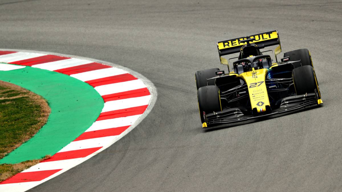 Hulkenberg (Renault RS19) en los Test de F1 2019.