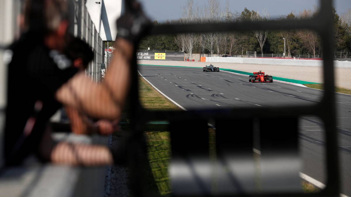 Ferrari arranca por delante de Mercedes: causas del 'sorpasso'