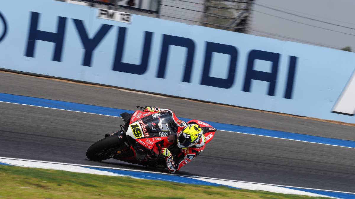 Bautista golpea primero en la sauna de Tailandia: casi 50ºC