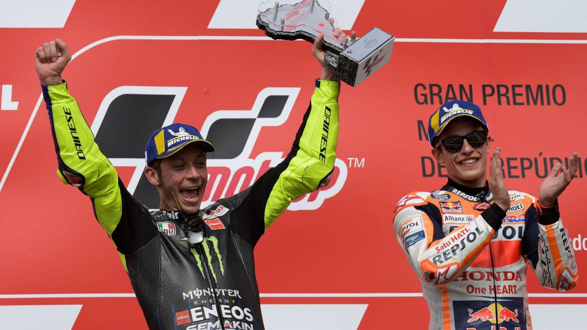 La paz entre Rossi y Márquez requiere de "más podios juntos"