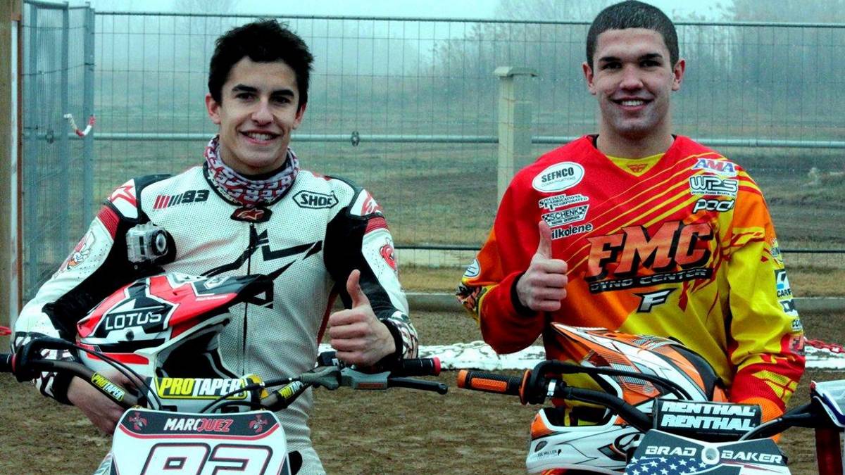 Márquez apoya al piloto Brad Baker en su recuperación