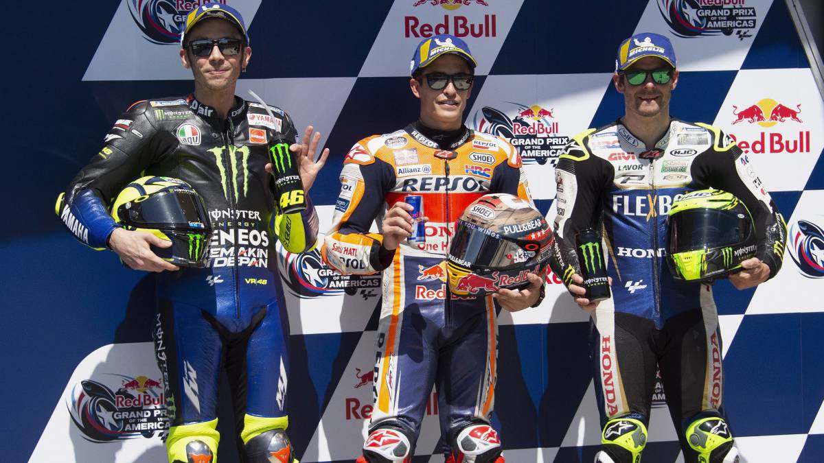 Márquez, Rossi y Crutchlow bendicen los motores Triumph