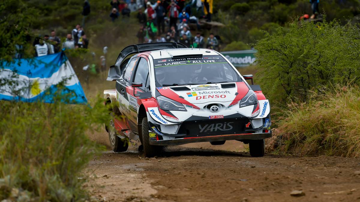 Kris Meeke, como pez en el agua en el barro argentino