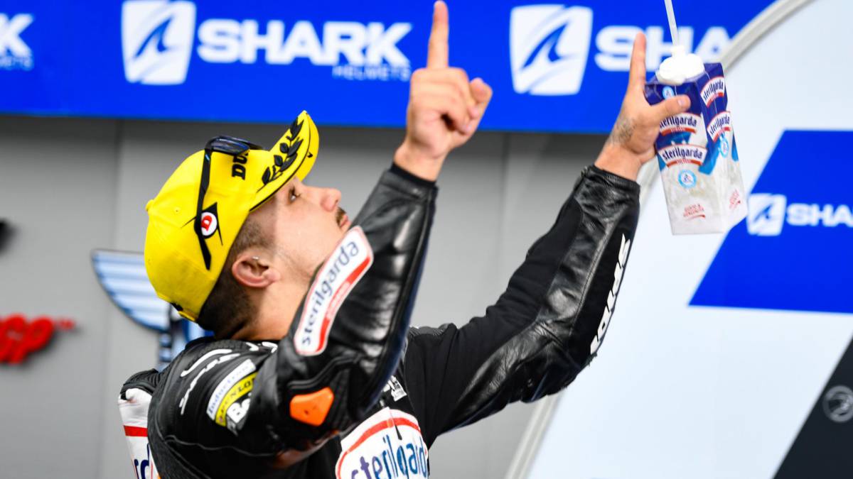 Canet: "Tenía a dos ángeles de la guarda conmigo en la moto"