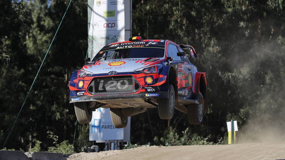 Neuville olvida su accidente y gana el ‘shakedown’ en Portugal