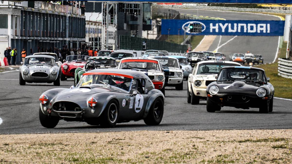 Coches históricos en el Circuito del Jarama