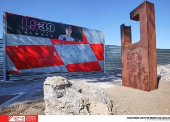 Monumento a Luis Salom en la curva de su trágico accidente