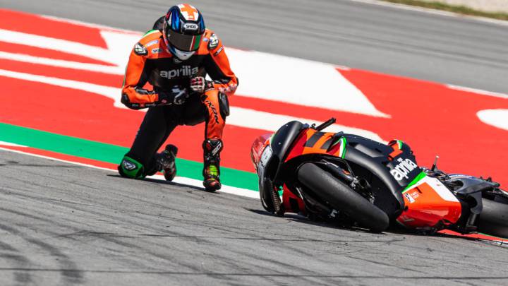 Bradley Smith compara su caída con la de Lorenzo