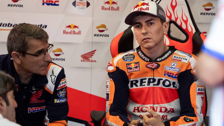 Lorenzo, con dos vértebras rotas, será baja en Holanda y Alemania