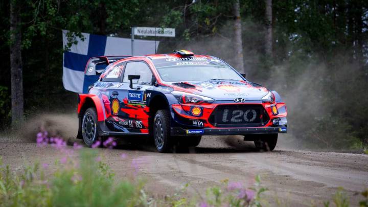 Neuville durante el Rally de Finlandia.