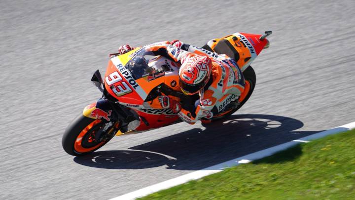 Márquez obliga a Dovizioso a tirar de goma nueva y blanda