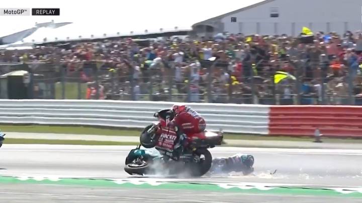Estremecedora caída de Quartararo y Dovizioso
