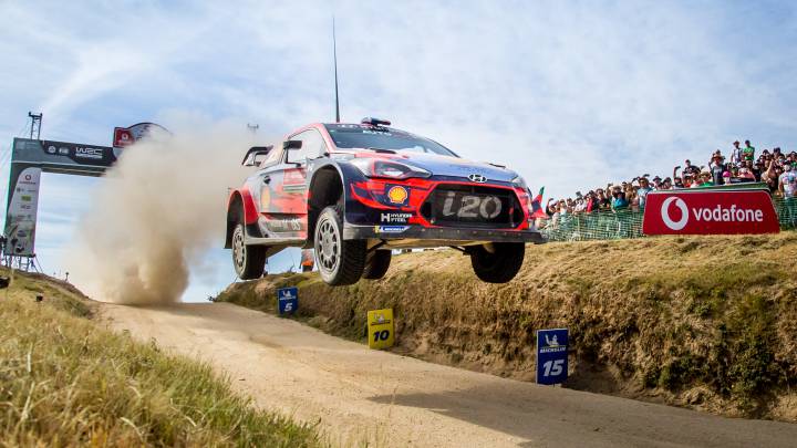 Sebastien Loeb compite durante el Rally de Portugal.