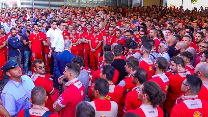 Vettel no acude al baño de masas de Leclerc en Maranello
