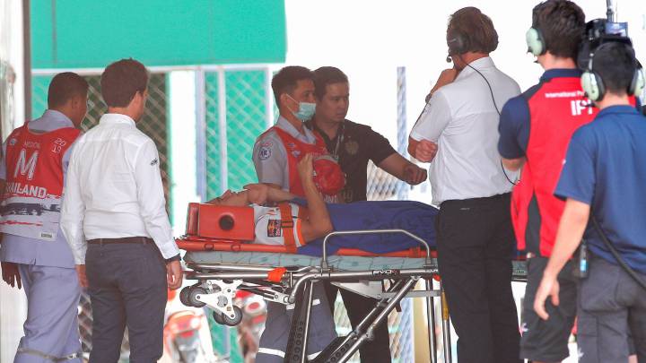 Durísima caída de Márquez y traslado al hospital en Buriram