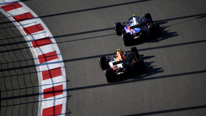 Albon (Red Bull) y Gasly (Toro Rosso), persiguiéndose en el GP de Rusia. F1 2019.
