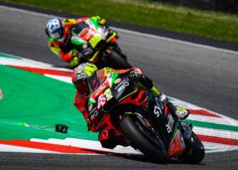 Iannone 'raja' contra Aprilia y se queja de la moto de Aleix