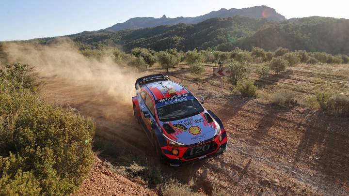 Un espectacular Dani Sordo es líder, y Sebastien Ogier se hunde