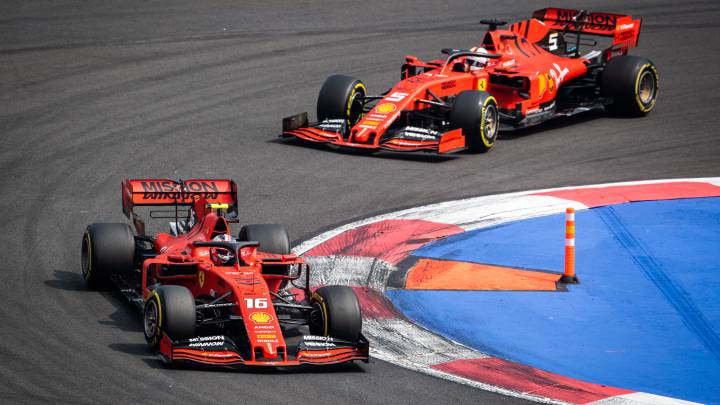 Ferrari se defiende del doble error con las estrategias
