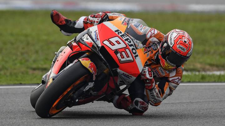 Pole supersónica de Quartararo con dura caída de Márquez