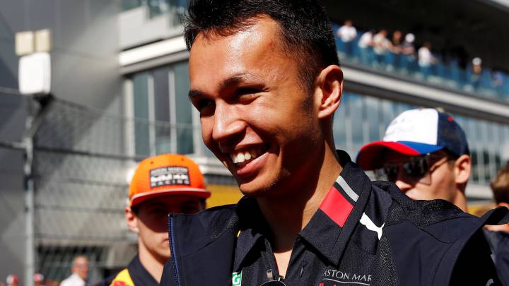 FILE PHOTO: Formula One F1 - Russian Grand Prix - Sochi Autodrom, Sochi, Russia - September 29, 2019 Red Bull's Alexander Albon arrives REUTERS/Maxim Shemetov/File Photo