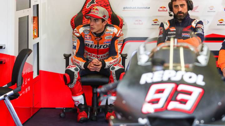 El hombro derecho lleva a Márquez al quirófano