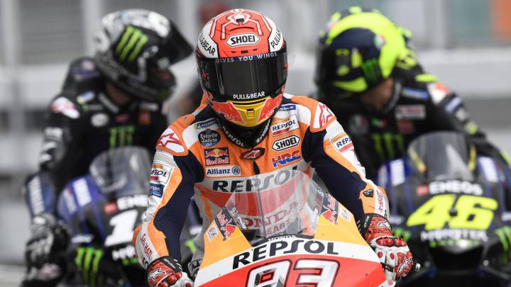 Márquez rueda por delante de los dos pilotos de Yamaha.