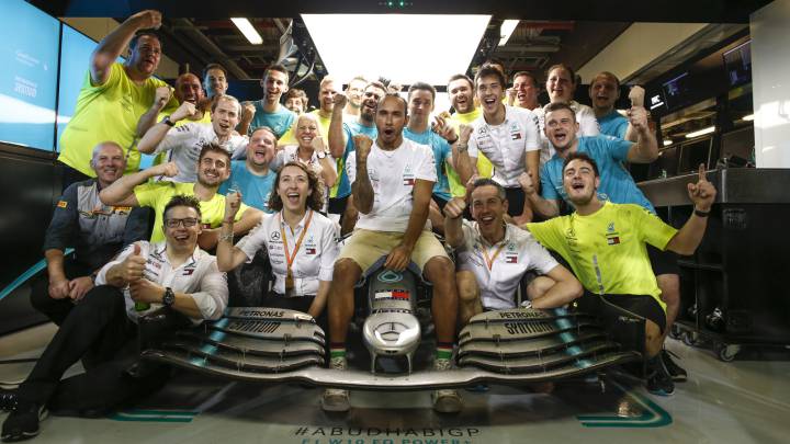 Mercedes cierra la puerta de Hamilton al 75%