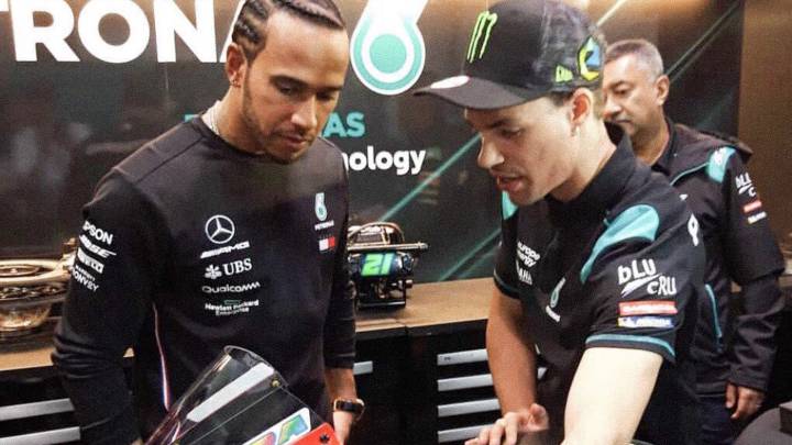 Hamilton se sube a la MotoGP