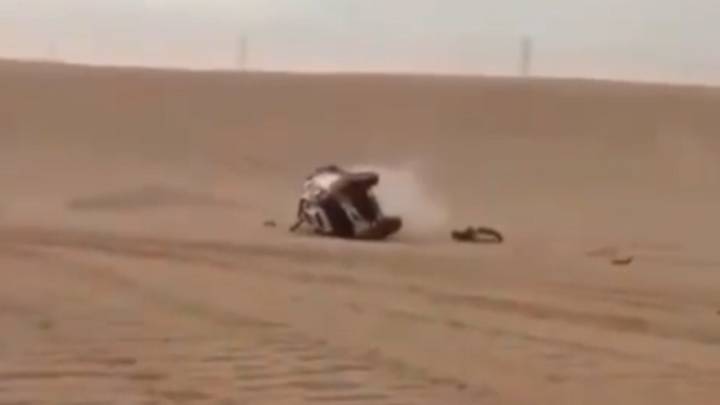 Brutal vuelo con accidente del Mini del compañero de Sainz