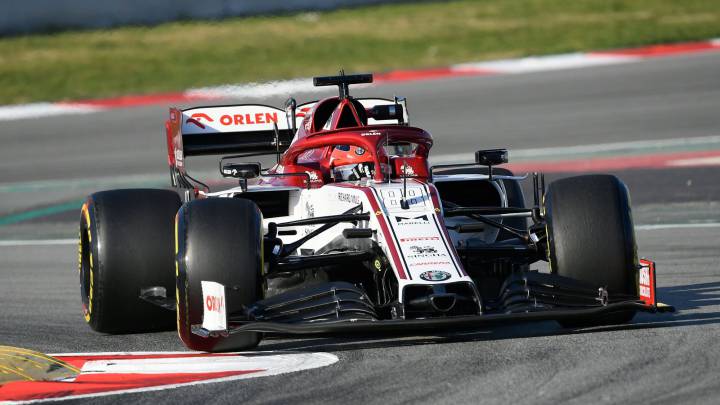Kubica rueda con el Alfa Romeo en los test de Barcelona