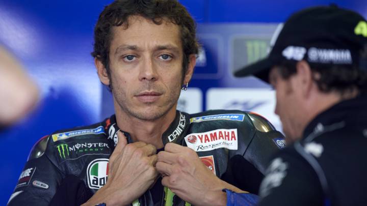Rossi en el box de Yamaha durante el GP de Aragón de 2019.