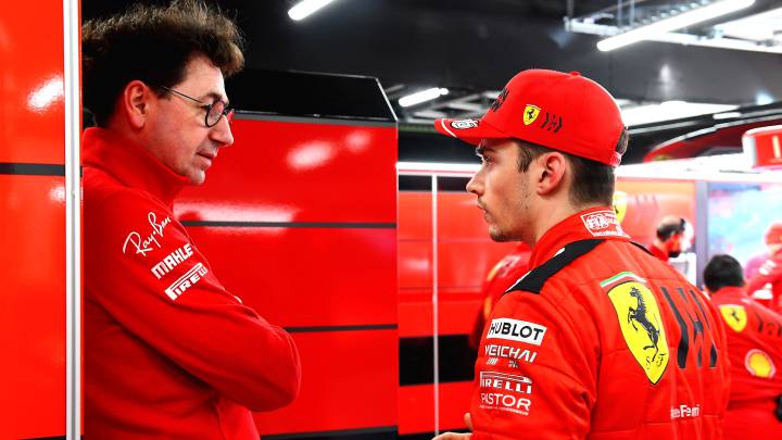 Binotto y Leclerc, durante los test de F1 2020.