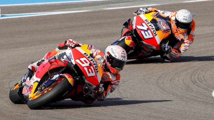 Caídas de los Márquez, pero siempre con Marc liderando