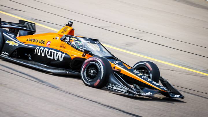 Pato O'Ward con el McLaren de la IndyCar.